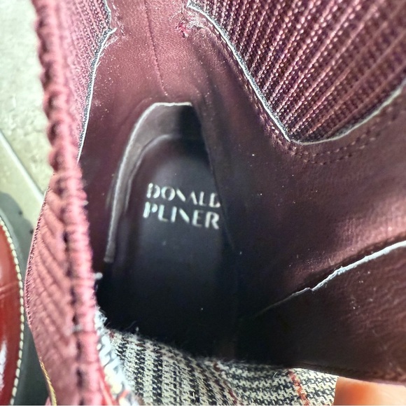NEW DONALD J. PLINER Halston Bordeaux Patent Leather Boot Size 10 - Picture 8 of 9